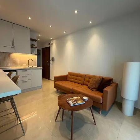 Modern With Free Private Parking Near Metro Θεσσαλονίκη